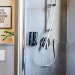 Bed & Breakfast Flux Your